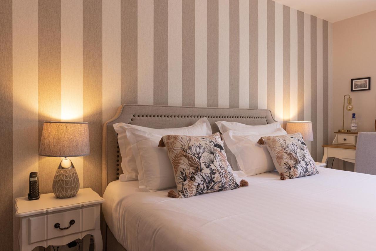 Hotel-Restaurant Des Augustins Сен-Сиприен Экстерьер фото